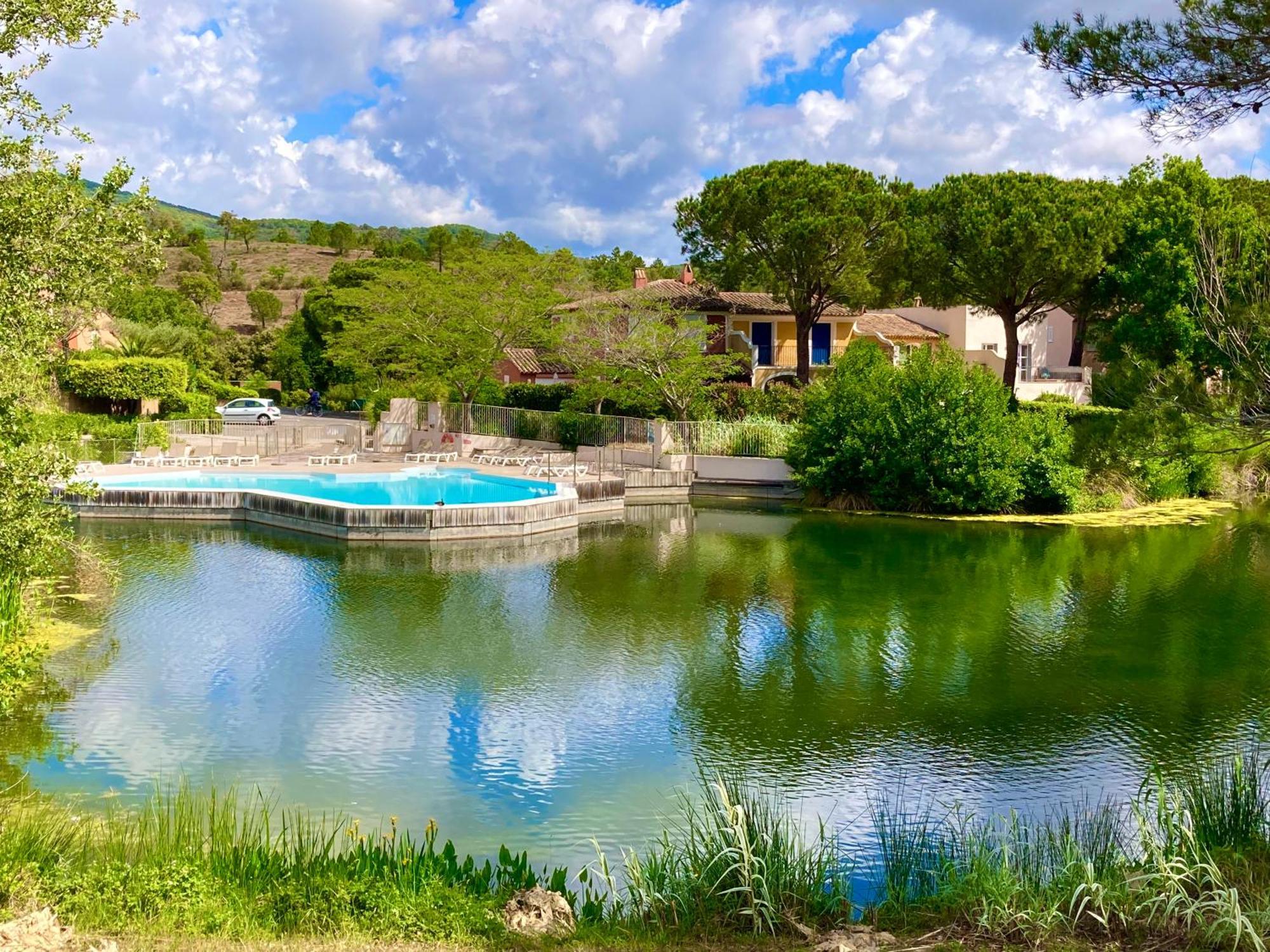 Les Restanques Vue Mer Roses 1070 Rez De Jardin Grimaud Eksteriør bilde