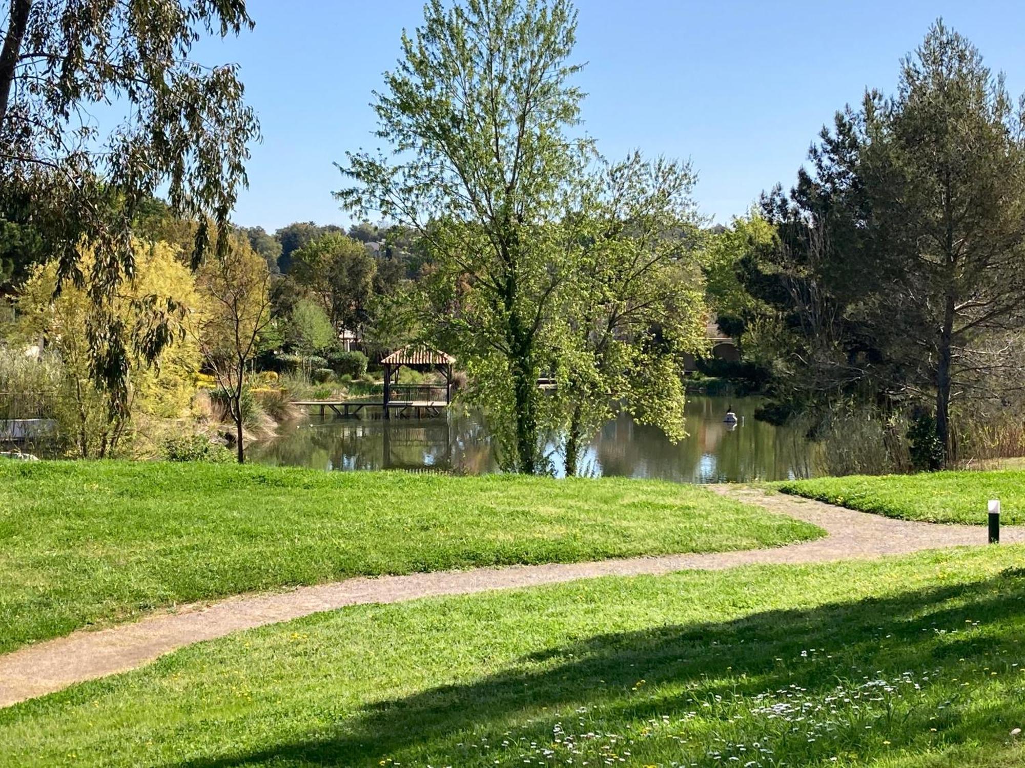 Les Restanques Vue Mer Roses 1070 Rez De Jardin Grimaud Eksteriør bilde