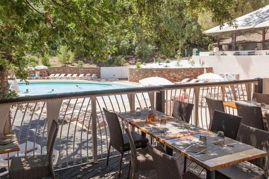 Les Restanques Vue Mer Roses 1070 Rez De Jardin Grimaud Eksteriør bilde