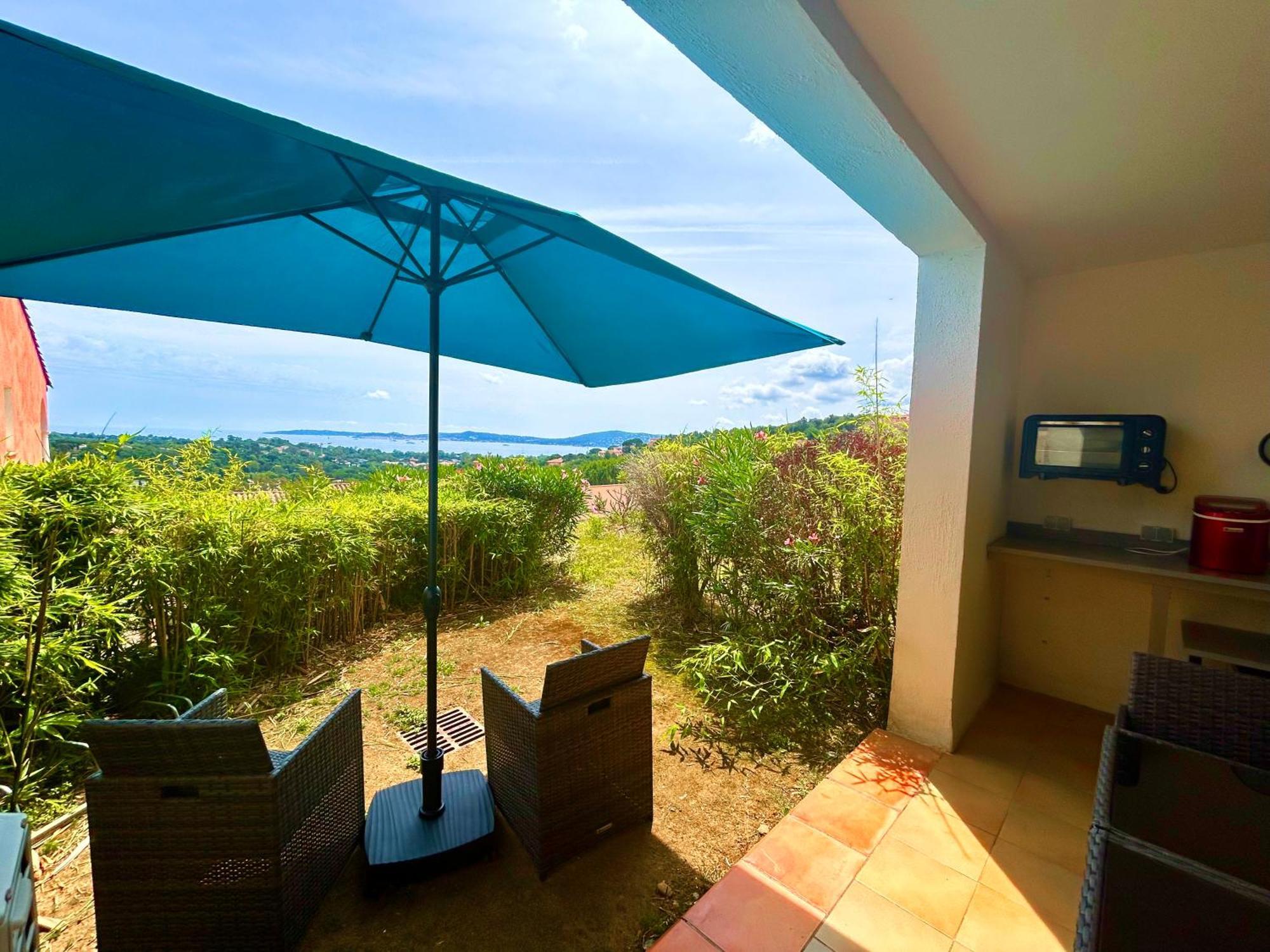 Les Restanques Vue Mer Roses 1070 Rez De Jardin Grimaud Eksteriør bilde
